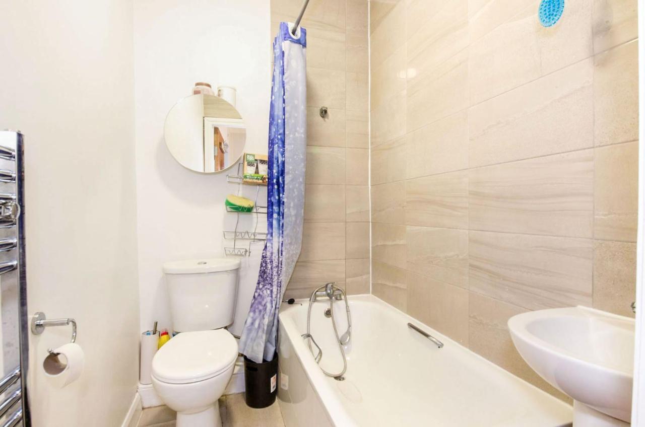 Spacious Studio Flat- Watford Junction & Harry Potter World 외부 사진