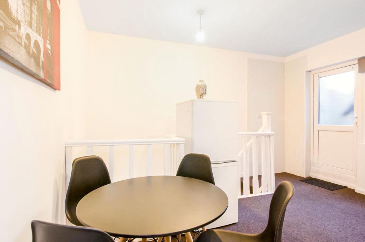Spacious Studio Flat- Watford Junction & Harry Potter World 외부 사진
